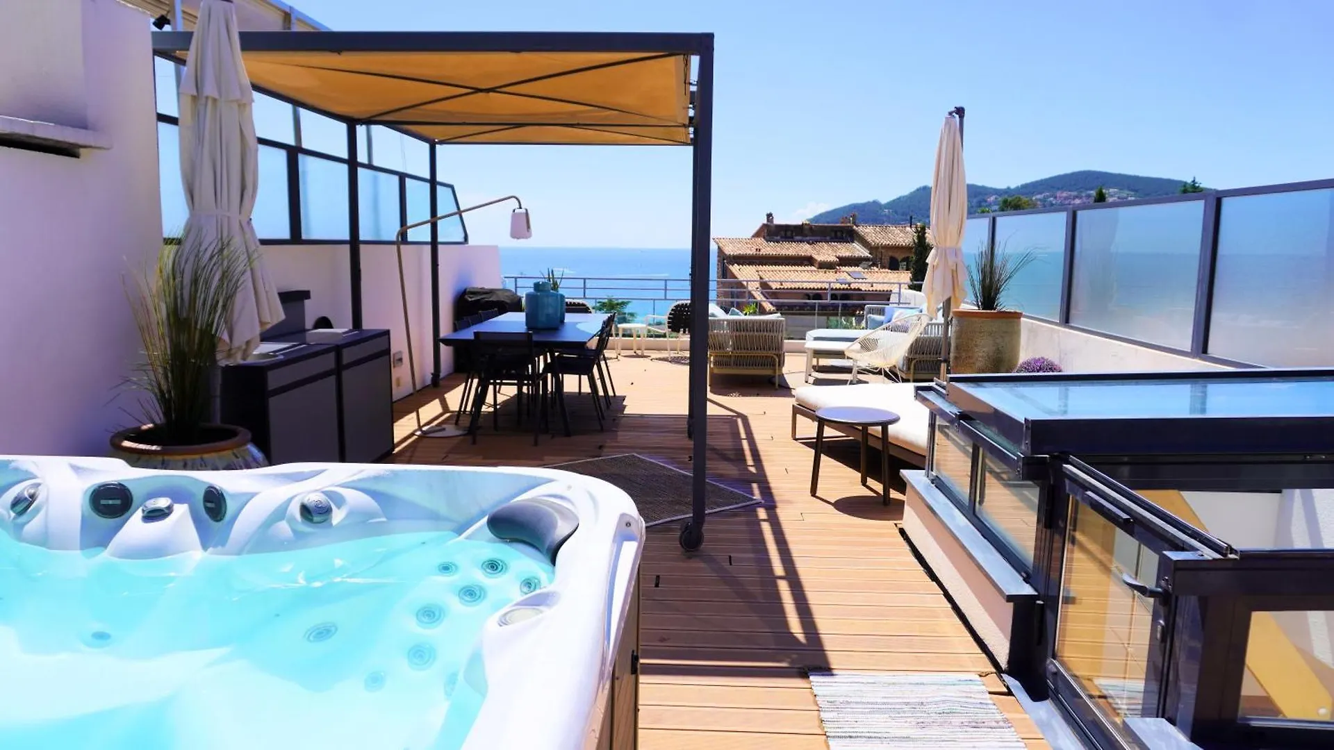 Villa Avec Rooftop, Jacuzzi & Vue Mer By Palmazur Mandelieu