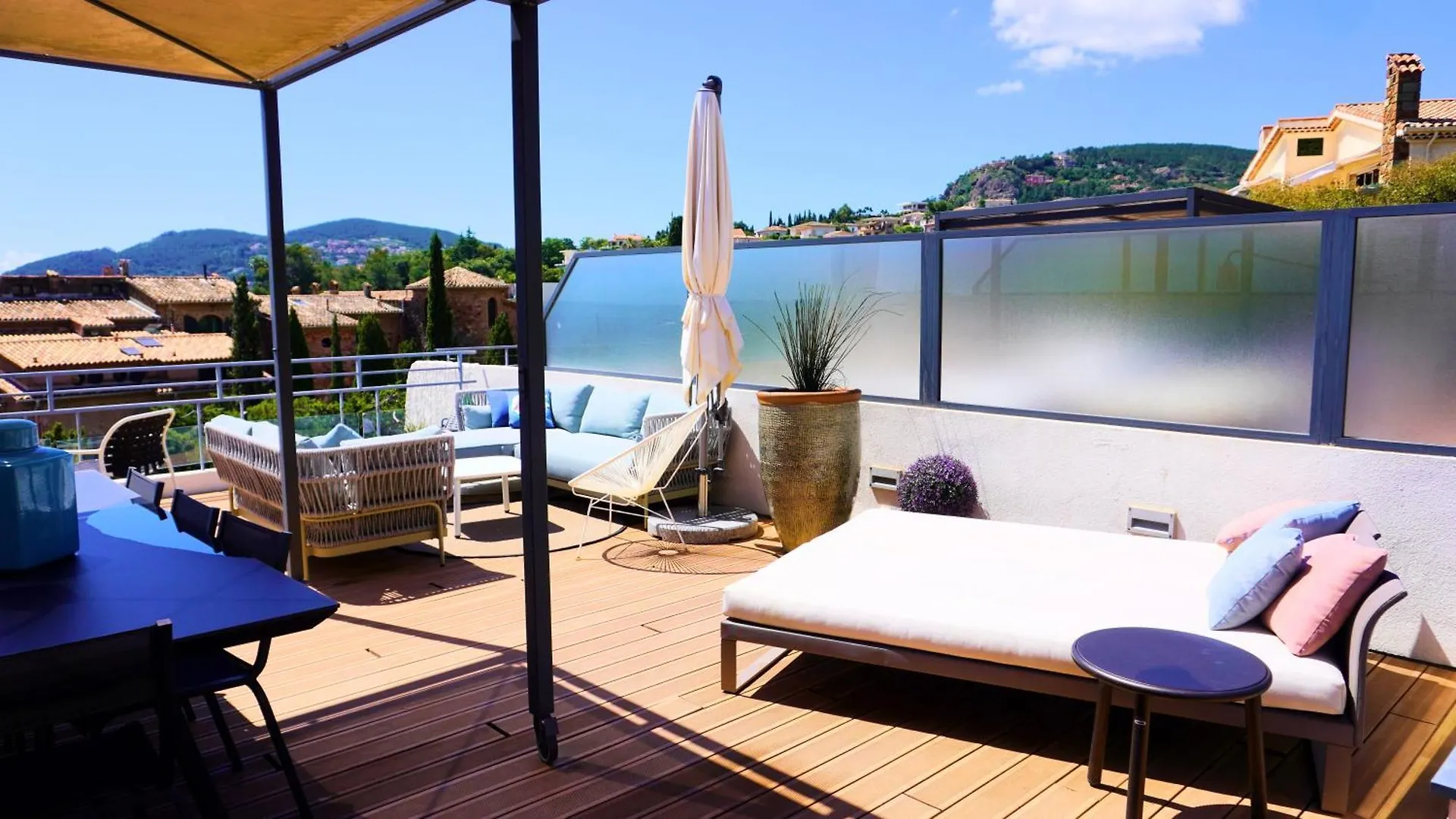 Villa Avec Rooftop, Jacuzzi & Vue Mer By Palmazur Mandelieu