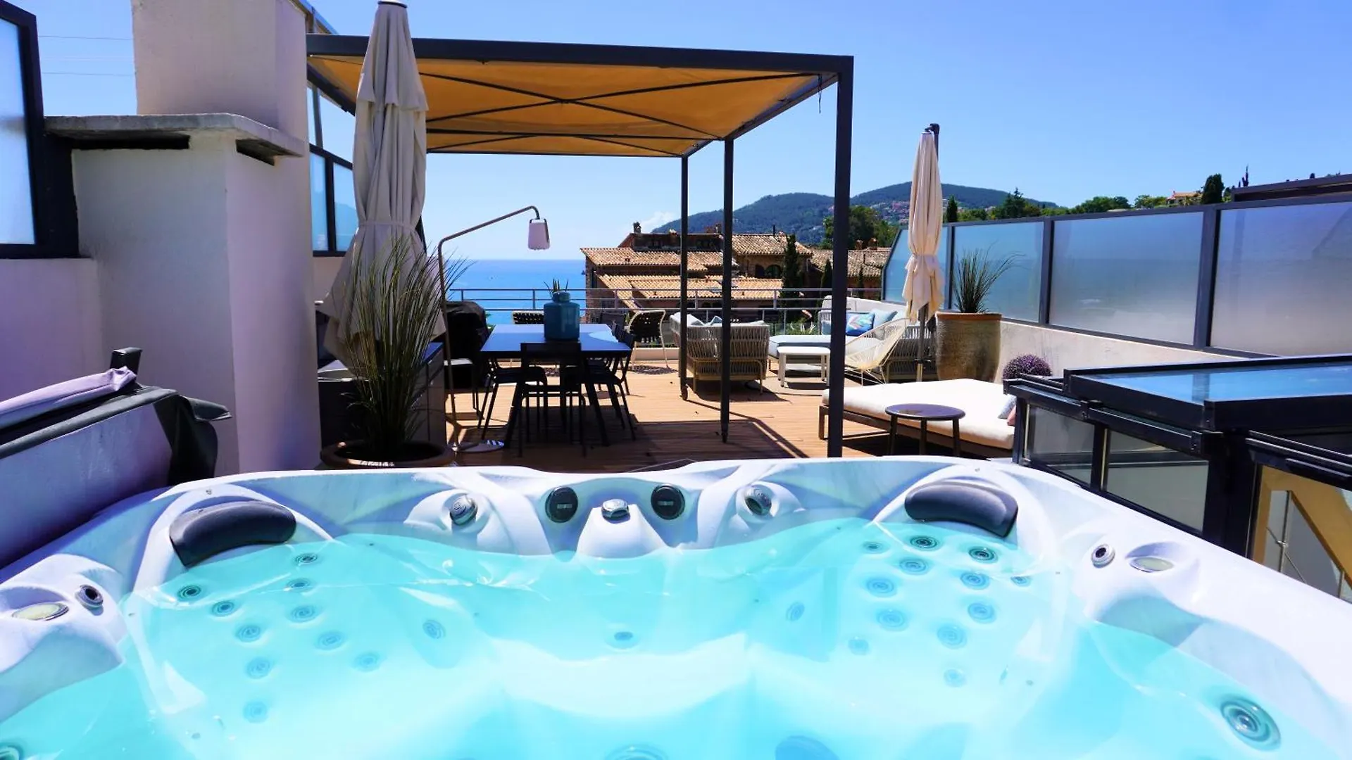 Villa Avec Rooftop, Jacuzzi & Vue Mer By Palmazur Mandelieu 0*,  Γαλλία